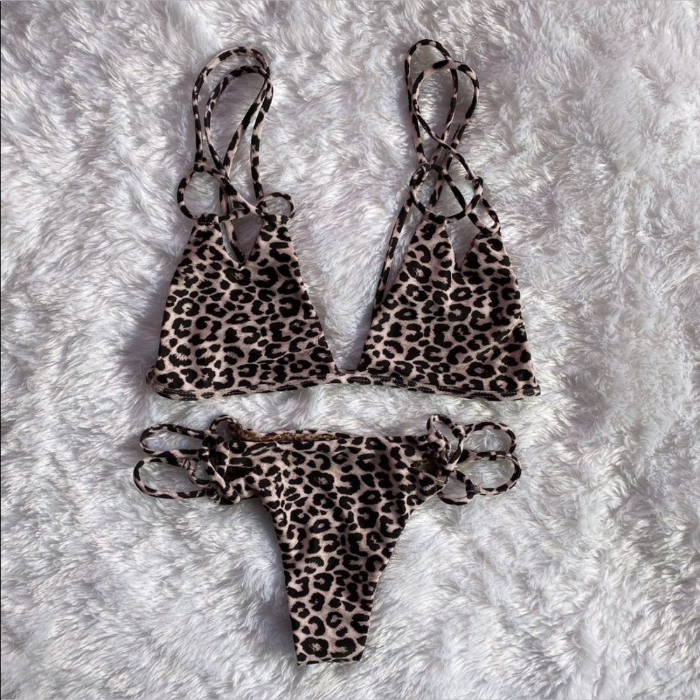 ❌SOLD‼️Acacia Snow Leopard Set